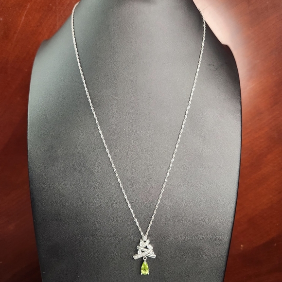 S925 Peridot Christmas tree Pendant necklace in Box - chain stamped Italy - Picture 4 of 9